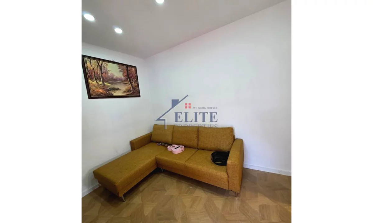 Shtepi ne shitje Apartament ne Tirane, 2+1, Mobilimi E mobiluar, Pagesa 117,000  Euro.