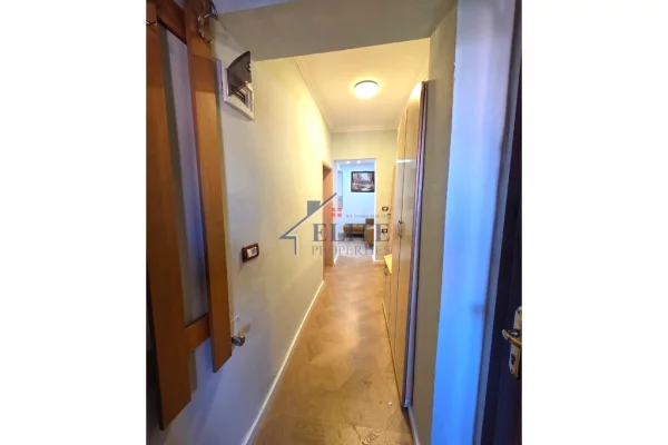 Shtepi ne shitje Apartament ne Tirane, 2+1, Mobilimi E mobiluar, Pagesa 117,000  Euro.
