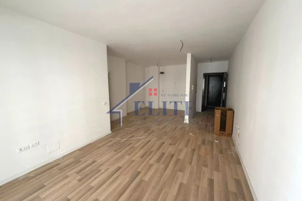 Shtepi ne shitje Apartament ne Tirane, 2+1, Mobilimi Bosh, pa mobiluar, Pagesa 192,480  Euro.