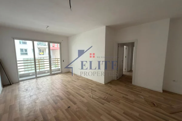 Shtepi ne shitje Apartament ne Tirane, 2+1, Mobilimi Bosh, pa mobiluar, Pagesa 192,480  Euro.