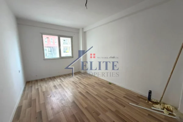 Rruga Dritan Hoxha , apartament 2+1 në shitje