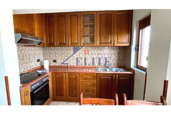 Shtepi me qera Apartament ne Tirane, 1+1, Mobilimi E mobiluar, Pagesa 45,000  Leke.