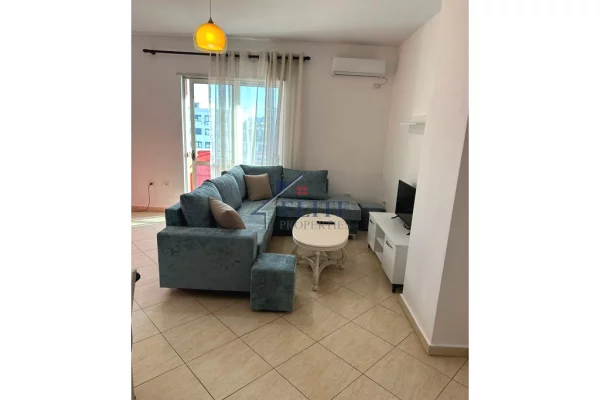 Shtepi me qera Apartament ne Tirane, 3+1, Mobilimi E mobiluar, Pagesa 55,000  Leke.