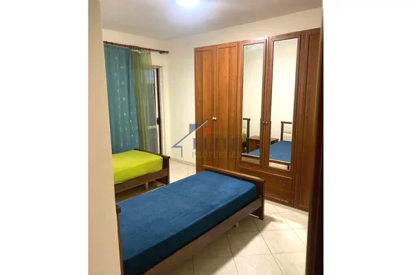 Shtepi me qera Apartament ne Tirane, 3+1, Mobilimi E mobiluar, Pagesa 55,000  Leke.