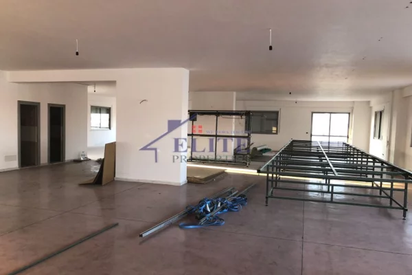 Ambient biznesi me qera 4+1 ne Durres - 1,000 Euro