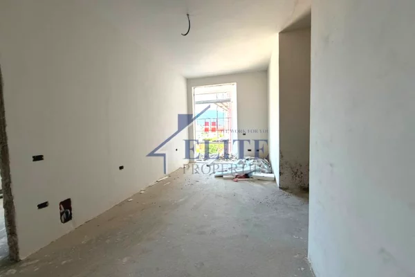 Shtepi ne shitje Apartament ne Tirane, 2+1, Mobilimi Bosh, pa mobiluar, Pagesa 108,192  Euro.