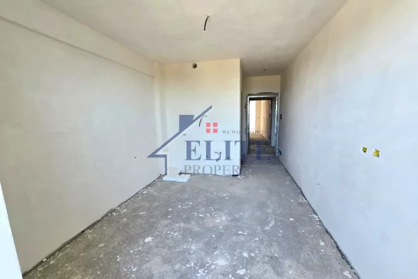 Shtepi ne shitje Apartament ne Durres, Garsoniere, Mobilimi Bosh, pa mobiluar, Pagesa 48,360  Euro.