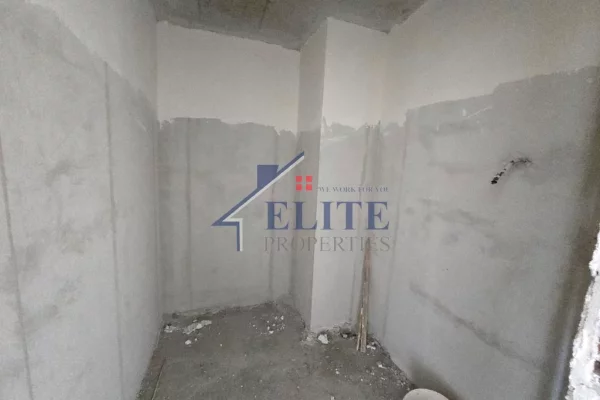 Shtepi ne shitje Apartament ne Durres, 1+1, Mobilimi Bosh, pa mobiluar, Pagesa 96,334  Euro.