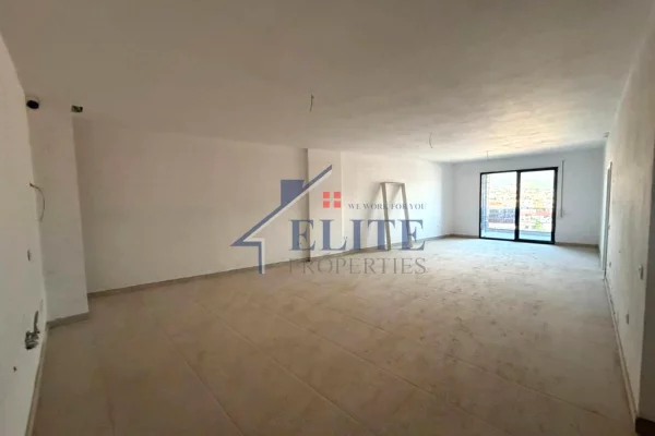 Shtepi ne shitje Apartament ne Tirane, 3+1, Mobilimi Bosh, pa mobiluar, Pagesa 229,650  Euro.