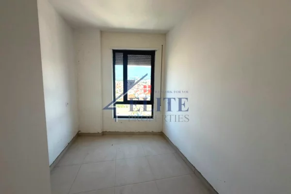 Shtepi ne shitje Apartament ne Tirane, 3+1, Mobilimi Bosh, pa mobiluar, Pagesa 229,650  Euro.