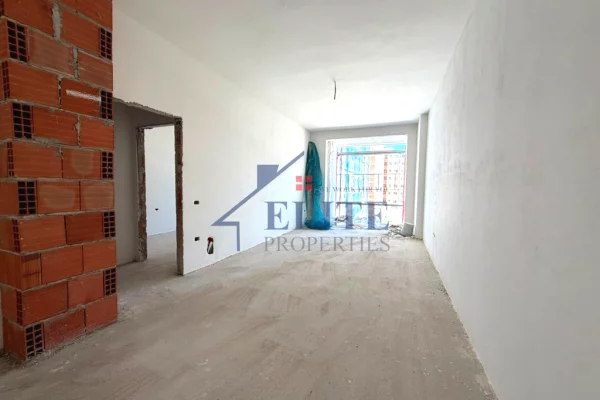 Kamëz, prane rrethit te Bathores – apartament 1+1 në shitje