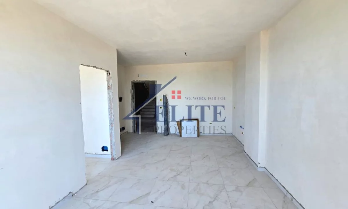 Shtepi ne shitje Apartament ne Durres, 1+1, Mobilimi Bosh, pa mobiluar, Pagesa 91,885  Euro.