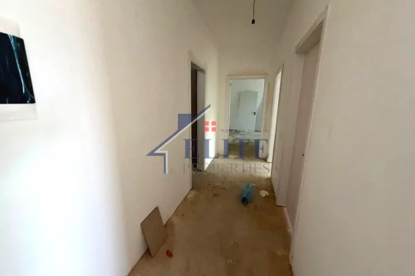 Shtepi ne shitje Apartament ne Tirane, 2+1, Mobilimi Bosh, pa mobiluar, Pagesa 181,350  Euro.
