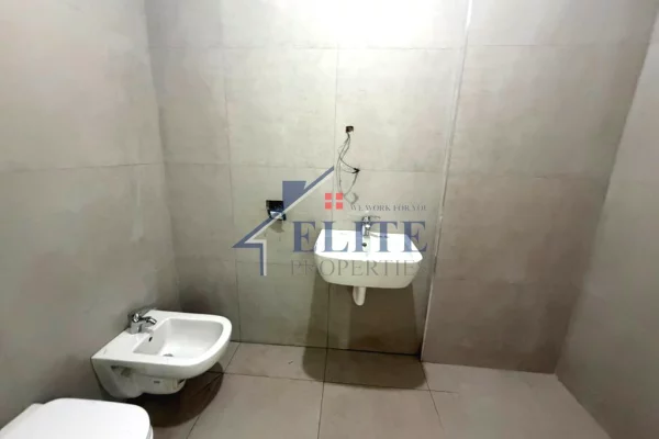 Shtepi ne shitje Apartament ne Tirane, 2+1, Mobilimi Bosh, pa mobiluar, Pagesa 181,350  Euro.