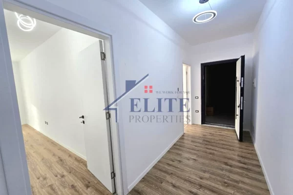 Shtepi ne shitje Apartament ne Tirane, 1+1, Mobilimi Bosh, pa mobiluar, Pagesa 104,438  Euro.