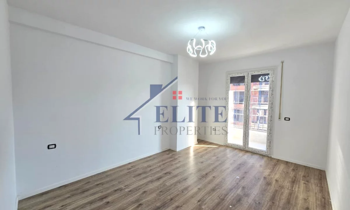 Shtepi ne shitje Apartament ne Tirane, 1+1, Mobilimi Bosh, pa mobiluar, Pagesa 104,438  Euro.