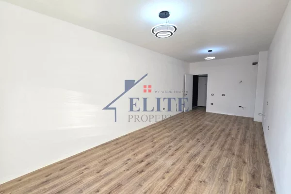 Shtepi ne shitje Apartament ne Tirane, 1+1, Mobilimi Bosh, pa mobiluar, Pagesa 104,438  Euro.