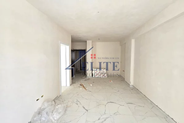 Shtepi ne shitje Apartament ne Durres, 1+1, Mobilimi Bosh, pa mobiluar, Pagesa 79,000  Euro.