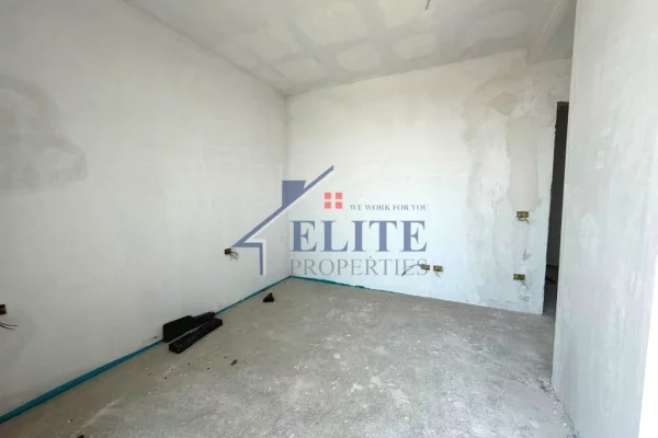 Shtepi ne shitje Apartament ne Durres, 3+1, Mobilimi Bosh, pa mobiluar, Pagesa 428,000  Euro.