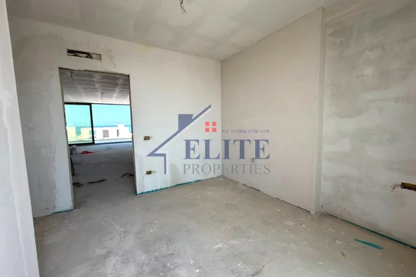 Shtepi ne shitje Apartament ne Durres, 3+1, Mobilimi Bosh, pa mobiluar, Pagesa 428,000  Euro.