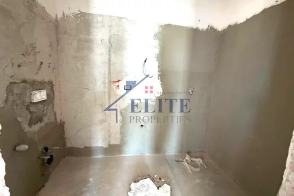 Shtepi ne shitje Apartament ne Durres, 2+1, Mobilimi Bosh, pa mobiluar, Pagesa 250,000  Euro.