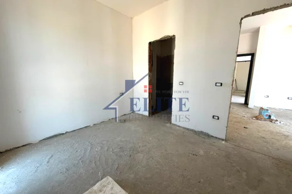 Shtepi ne shitje Apartament ne Durres, 2+1, Mobilimi Bosh, pa mobiluar, Pagesa 250,000  Euro.