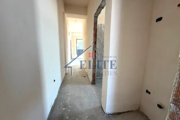 Shtepi ne shitje Apartament ne Durres, 1+1, Mobilimi Bosh, pa mobiluar, Pagesa 203,515  Euro.