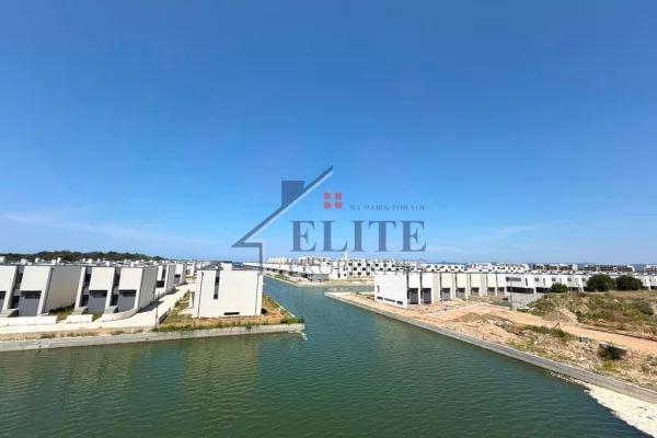 Shtepi ne shitje Apartament ne Durres, Garsoniere, Mobilimi Bosh, pa mobiluar, Pagesa 181,677  Euro.