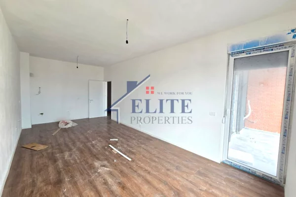 Shtepi ne shitje Apartament ne Tirane, 1+1, Mobilimi Bosh, pa mobiluar, Pagesa 98,180  Euro.