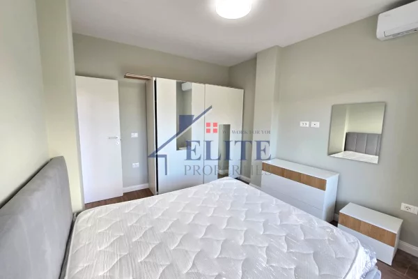Shtepi me qera Apartament ne Tirane, 2+1, Mobilimi E mobiluar, Pagesa 700  Euro.