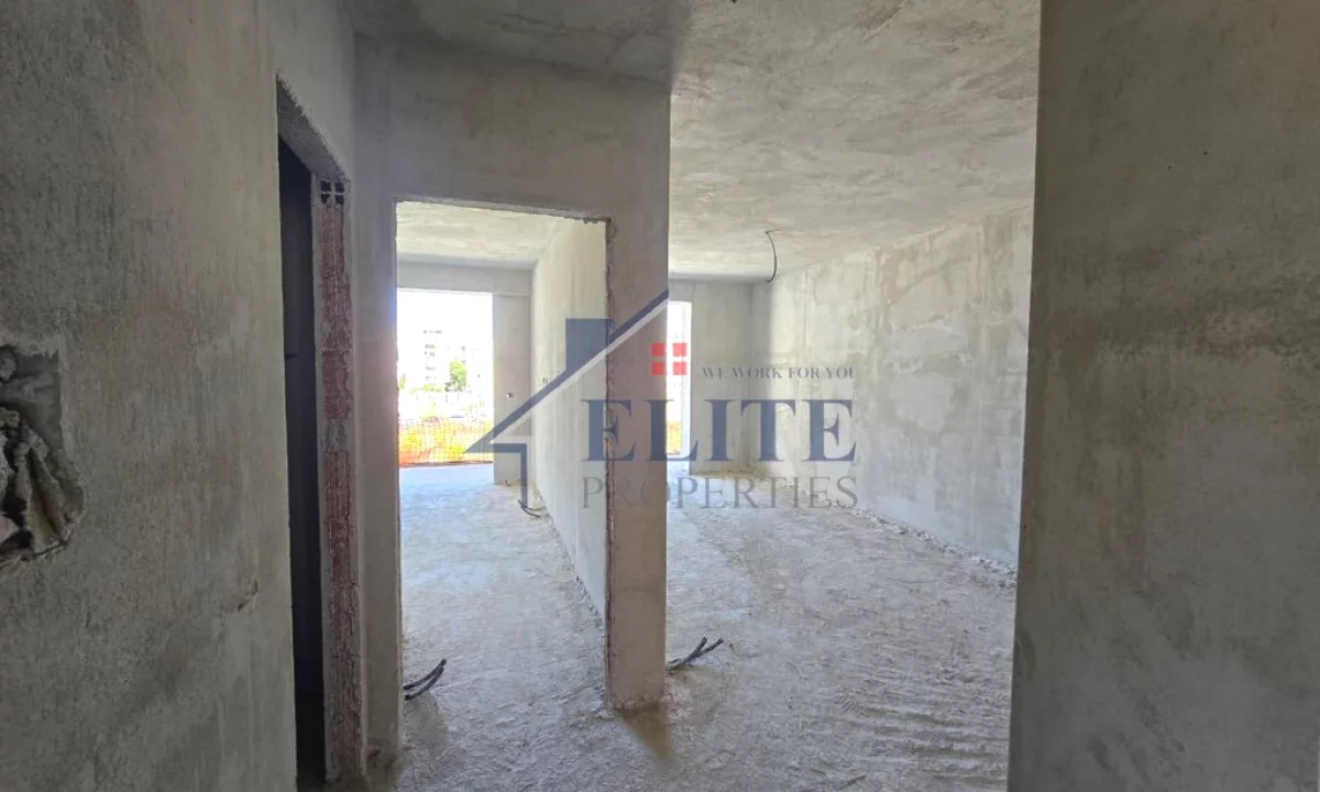 Shtepi ne shitje Apartament ne Durres, 1+1, Mobilimi Bosh, pa mobiluar, Pagesa 85,800  Euro.