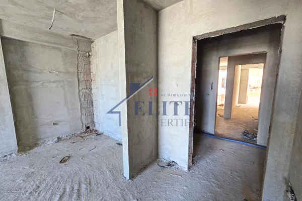 Shtepi ne shitje Apartament ne Durres, 1+1, Mobilimi Bosh, pa mobiluar, Pagesa 85,800  Euro.