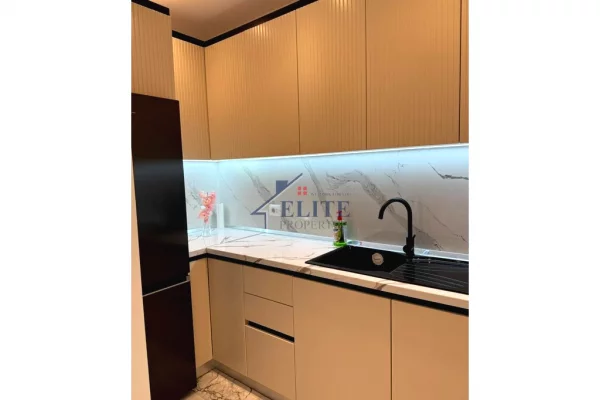 Shtepi me qera Apartament ne Tirane, 2+1, Mobilimi E mobiluar, Pagesa 80,000  Leke.