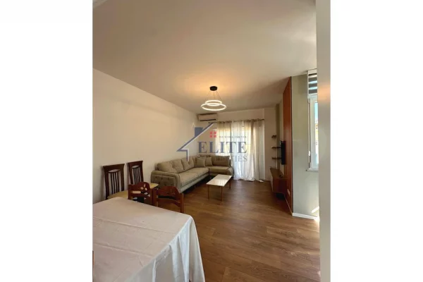 Shtepi me qera Apartament ne Tirane, 2+1, Mobilimi E mobiluar, Pagesa 90,000  Leke.