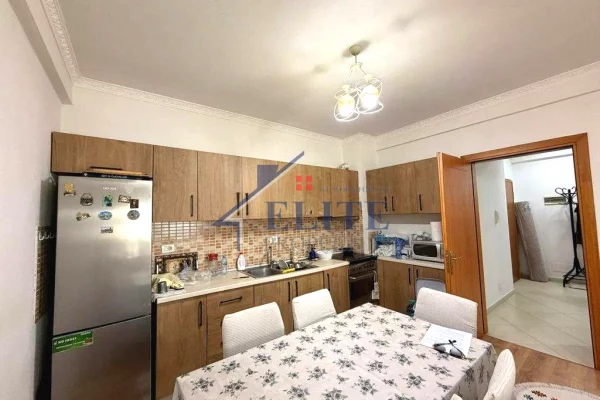 Shtepi ne shitje Apartament ne Tirane, 1+1, Mobilimi E mobiluar, Pagesa 12,000,000  Euro.