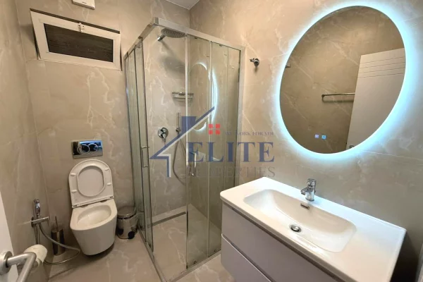 Shtepi me qera Apartament ne Tirane, 3+1, Mobilimi E mobiluar, Pagesa 1,300  Euro.