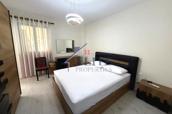 Shtepi me qera Apartament ne Tirane, 3+1, Mobilimi E mobiluar, Pagesa 1,300  Euro.