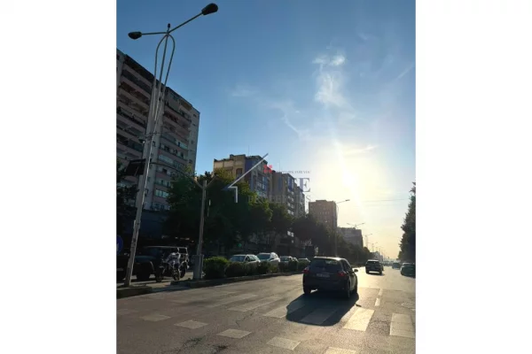 Shtepi ne shitje Apartament ne Tirane, 1+1, Mobilimi Bosh, pa mobiluar, Pagesa 128,000  Euro.