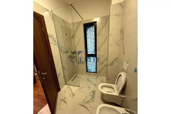 Shtepi me qera Apartament ne Tirane, 2+1, Mobilimi E mobiluar, Pagesa 70,000  Leke.