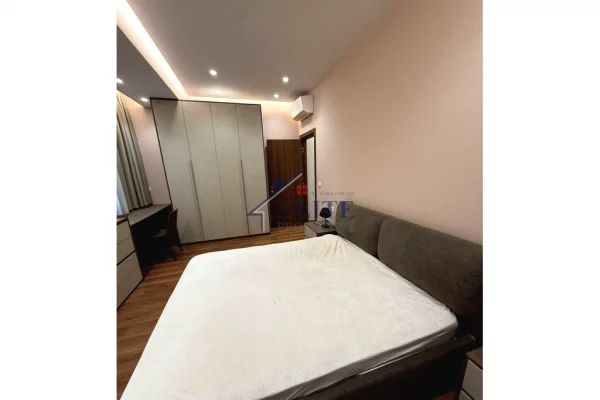 Shtepi me qera Apartament ne Tirane, 2+1, Mobilimi E mobiluar, Pagesa 70,000  Leke.