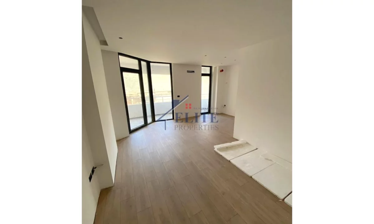 Shtepi ne shitje Apartament ne Durres, 2+1, Mobilimi Bosh, pa mobiluar, Pagesa 261,492  Euro.