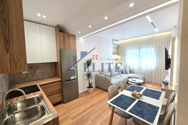 Pazari i Ri , apartament 1+1 në shitje