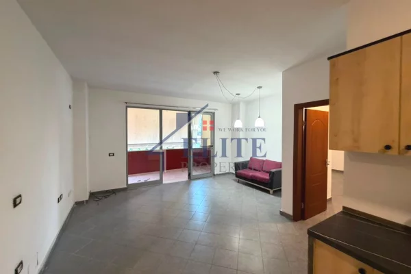Shtepi me qera Apartament ne Tirane, 2+1, Mobilimi Bosh, pa mobiluar, Pagesa 40,000  Euro.
