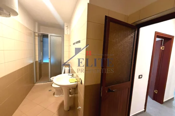 Shtepi me qera Apartament ne Tirane, 2+1, Mobilimi Bosh, pa mobiluar, Pagesa 40,000  Euro.