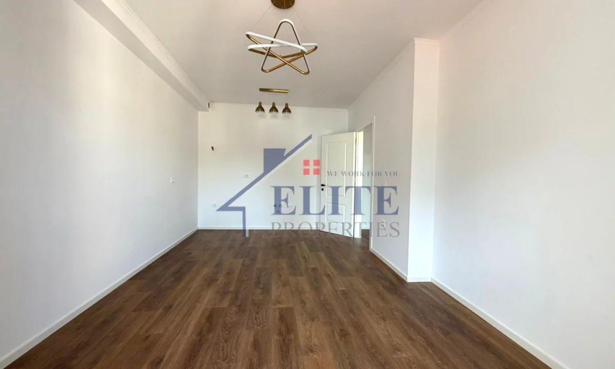 Shtepi ne shitje Apartament ne Tirane, 1+1, Mobilimi Bosh, pa mobiluar, Pagesa 108,000  Euro.