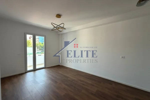 Shtepi ne shitje Apartament ne Tirane, 1+1, Mobilimi Bosh, pa mobiluar, Pagesa 108,000  Euro.