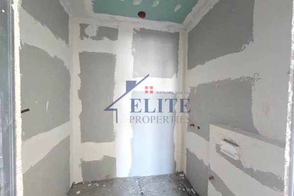 Shtepi ne shitje Apartament ne Tirane, 2+1, Mobilimi Bosh, pa mobiluar, Pagesa 187,500  Euro.