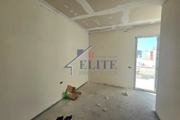 Shtepi ne shitje Apartament ne Tirane, 2+1, Mobilimi Bosh, pa mobiluar, Pagesa 187,500  Euro.