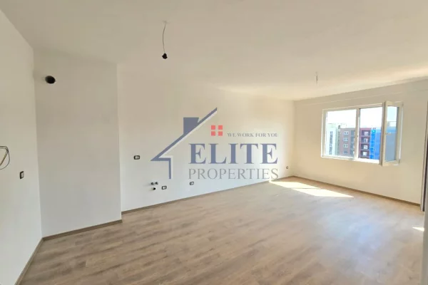 Shtepi ne shitje Apartament ne Tirane, 2+1, Mobilimi Bosh, pa mobiluar, Pagesa 160,000  Euro.