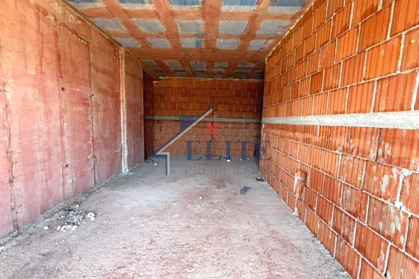 Shtepi ne shitje Apartament ne Tirane, 1+1, Mobilimi Bosh, pa mobiluar, Pagesa 54,202  Euro.
